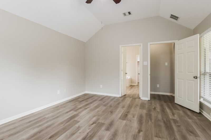 2,415/Mo, 13606 Caney Springs Ln Houston, TX 77044 Main Bedroom View 2