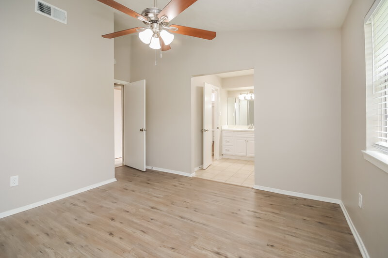 1,820/Mo, 14307 Quiet Town Ln Sugar Land, TX 77498 Main Bedroom View
