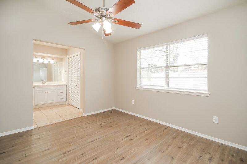 1,820/Mo, 14307 Quiet Town Ln Sugar Land, TX 77498 Main Bedroom View 2