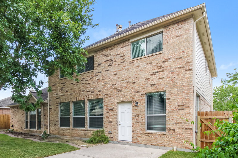 4,330/Mo, 227 Rustic Oaks Dr League City, TX 77573 Rear View 3