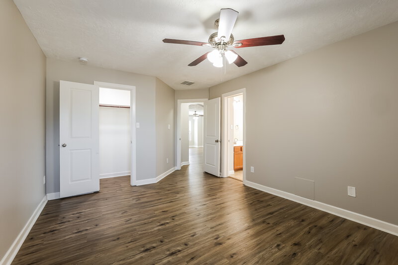 2,815/Mo, 7411 Quiet River Ln Pearland, TX 77581 Main Bedroom View