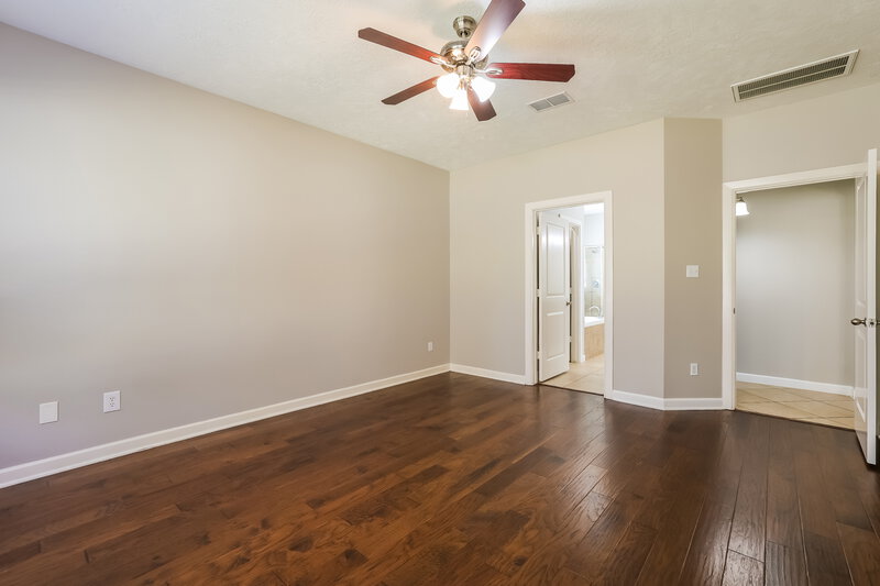 2,815/Mo, 7411 Quiet River Ln Pearland, TX 77581 Main Bedroom View 2