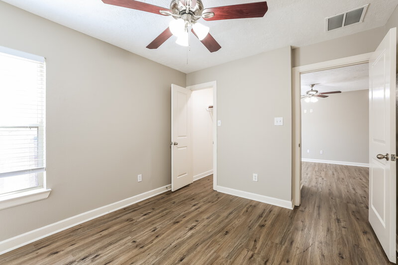 2,815/Mo, 7411 Quiet River Ln Pearland, TX 77581 Bedroom View 2