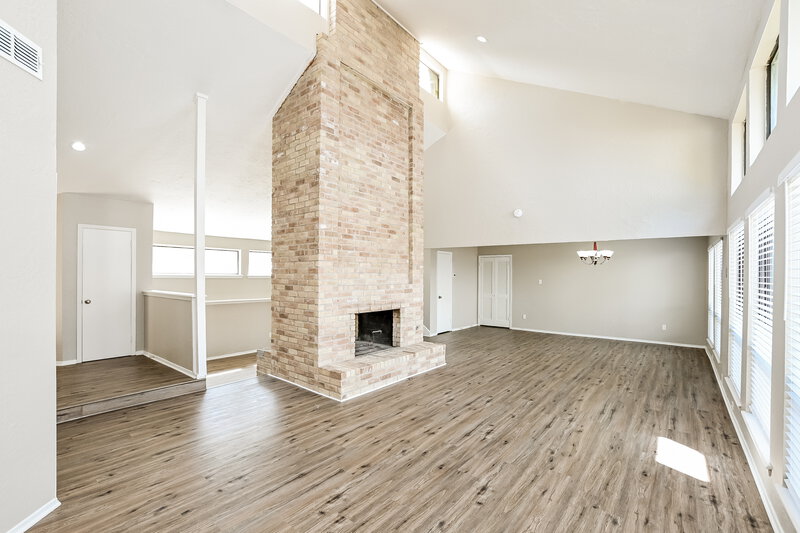 3,350/Mo, 5118 Pinewilde Dr Houston, TX 77066 Living Room View