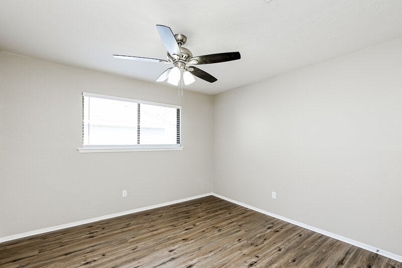 3,350/Mo, 5118 Pinewilde Dr Houston, TX 77066 Bedroom View 3