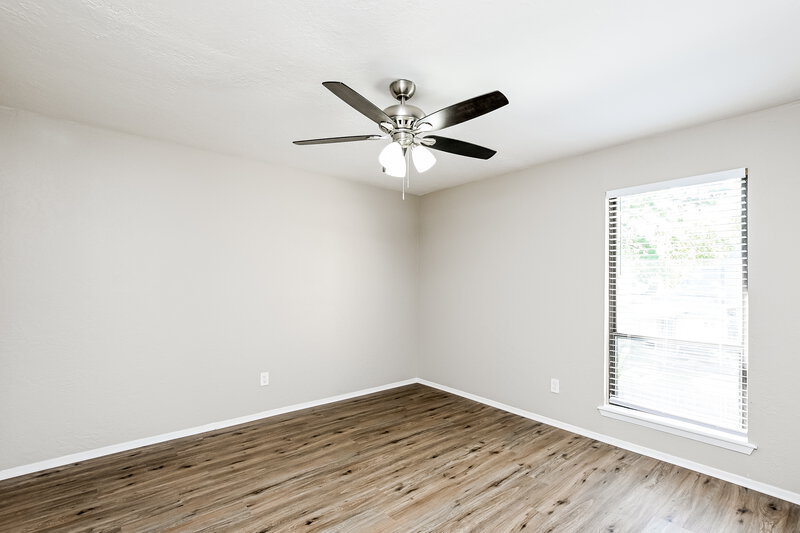 3,350/Mo, 5118 Pinewilde Dr Houston, TX 77066 Bedroom View 4