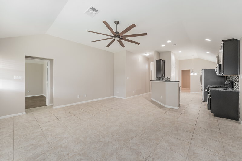 2,390/Mo, 8719 Wasatch Valley Ln Richmond, TX 77407 Living Room View 2