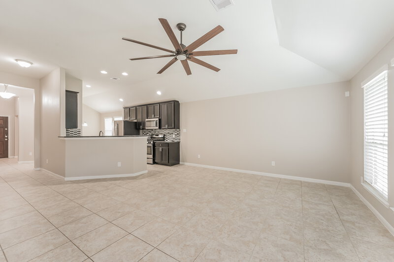 2,390/Mo, 8719 Wasatch Valley Ln Richmond, TX 77407 Living Room View 3