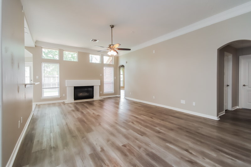 2,285/Mo, 23230 Sawmill Cross Ln Spring, TX 77373 Living Room View