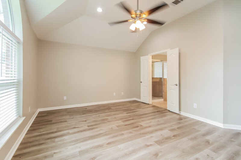 2,285/Mo, 23230 Sawmill Cross Ln Spring, TX 77373 Main Bedroom View