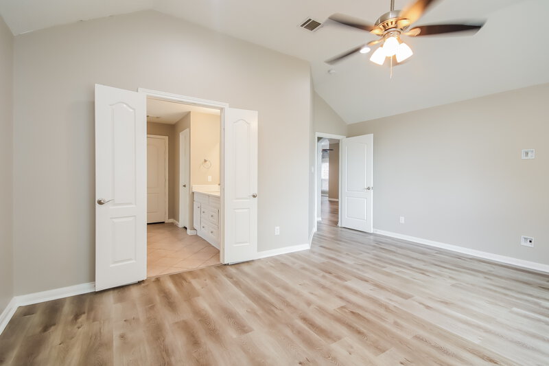 2,285/Mo, 23230 Sawmill Cross Ln Spring, TX 77373 Main Bedroom View 2