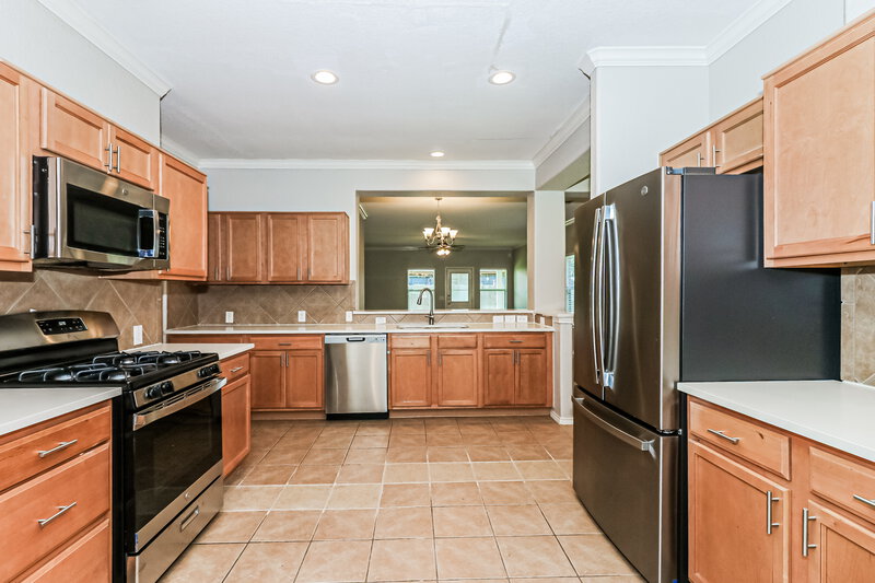 2,235/Mo, 903 Butterfly Ln Rosenberg, TX 77469 Kitchen View 2