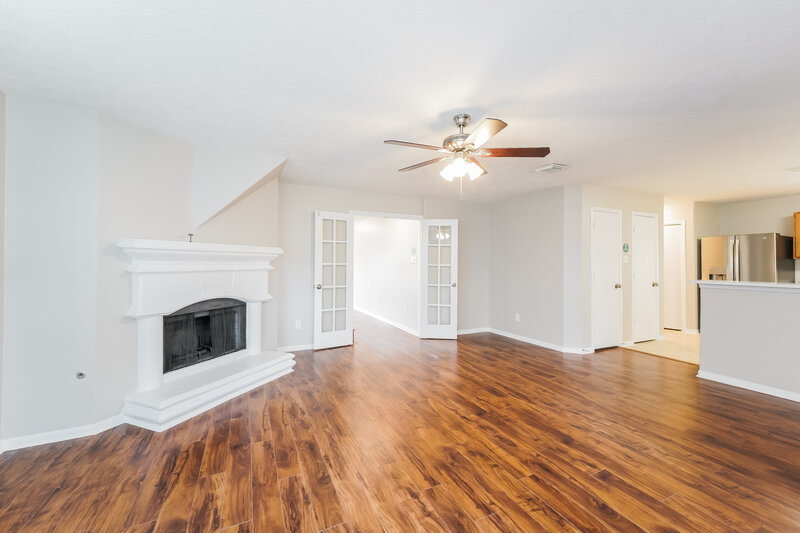2,015/Mo, 14814 Dorray Ln Houston, TX 77082 Family Room View 2
