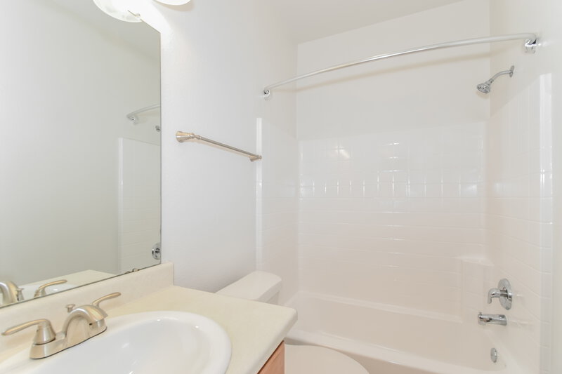 2,700/Mo, 6176 Galloway Ln League City, TX 77573 Main Bathroom View