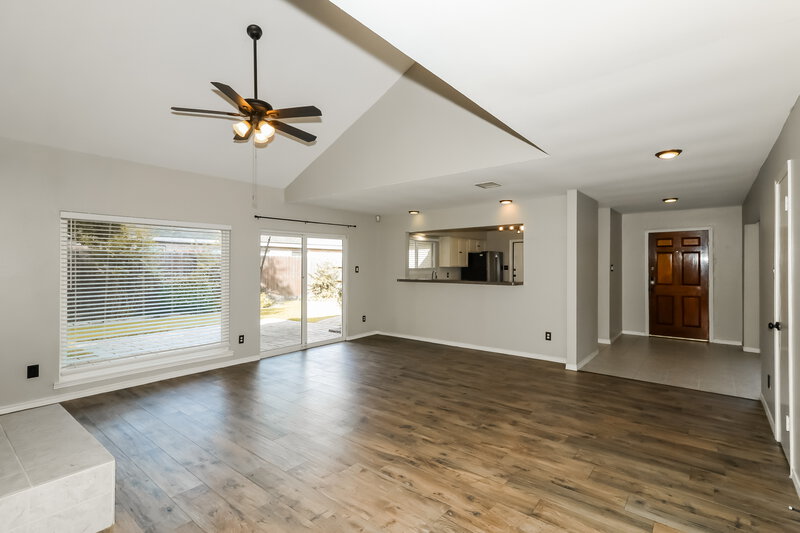 1,840/Mo, 1022 Red Rock Canyon Dr Katy, TX 77450 Living Room View 2