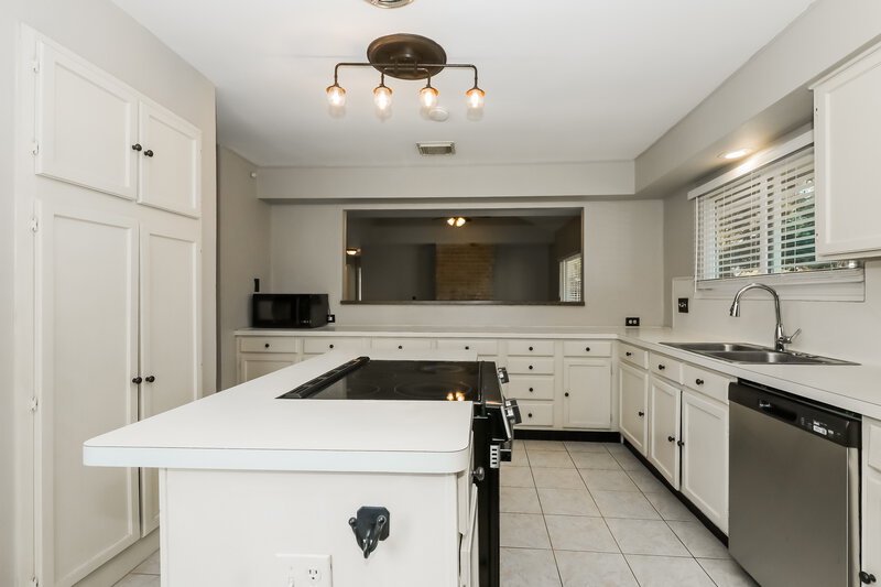 1,840/Mo, 1022 Red Rock Canyon Dr Katy, TX 77450 Kitchen View 2