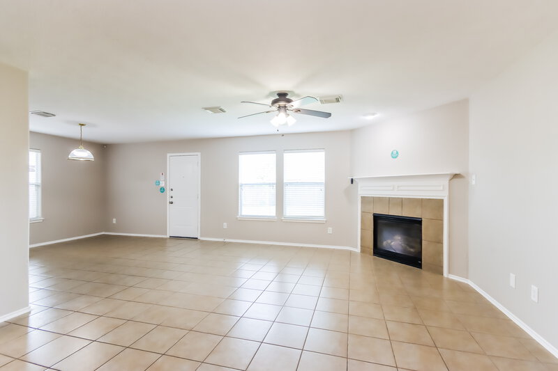 3,135/Mo, 18222 Thicket Grove Rd Houston, TX 77084 Living Room View 3