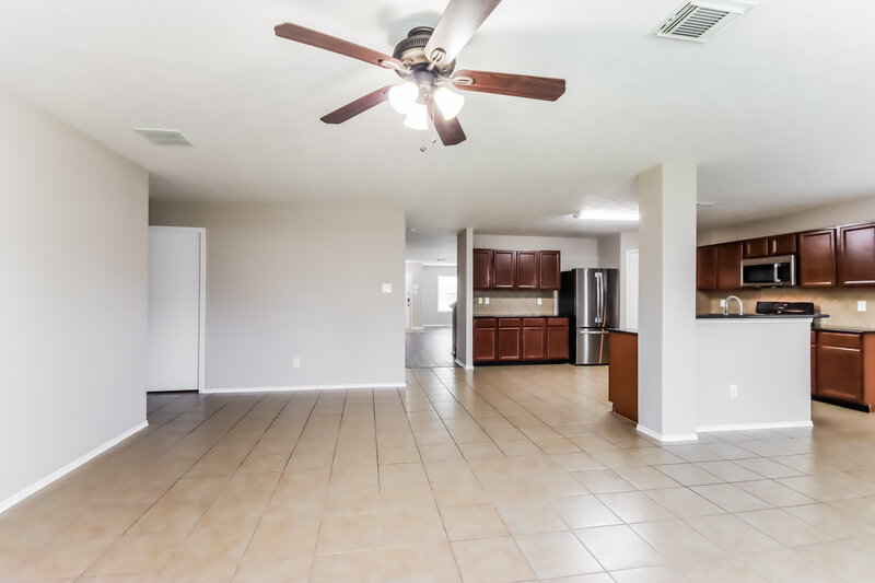 3,135/Mo, 18222 Thicket Grove Rd Houston, TX 77084 Living Room View 4