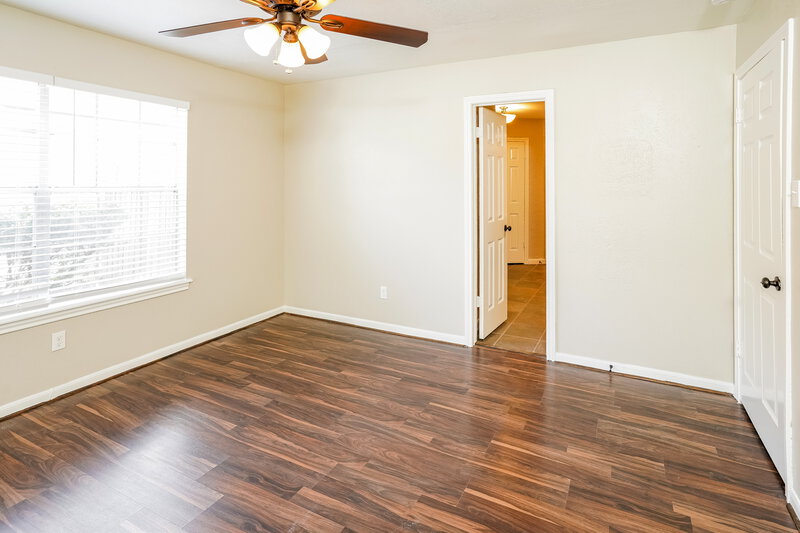 2,055/Mo, 24814 Butterwick Dr Spring, TX 77389 Main Bedroom View 2