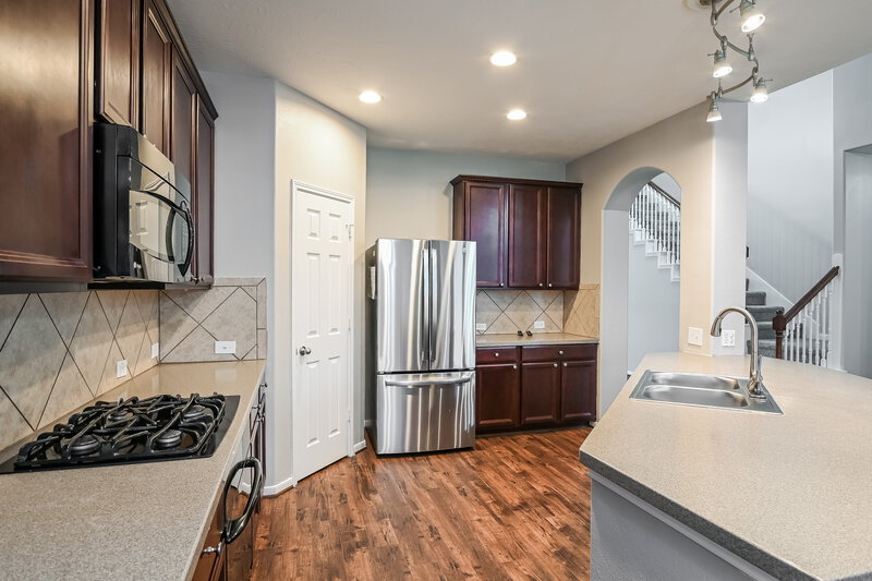 2,820/Mo, 8211 Miramar Crest Ct Tomball, TX 77375 Kitchen View 2