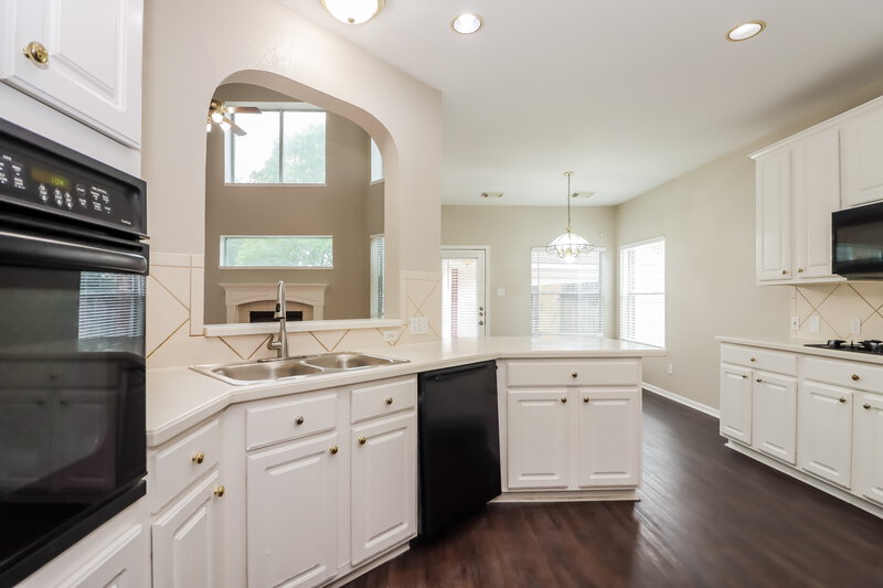 3,250/Mo, 2534 Bridge Hampton Way Sugar Land, TX 77479 Kitchen View