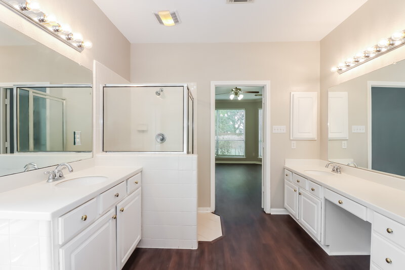 3,250/Mo, 2534 Bridge Hampton Way Sugar Land, TX 77479 Bathroom View