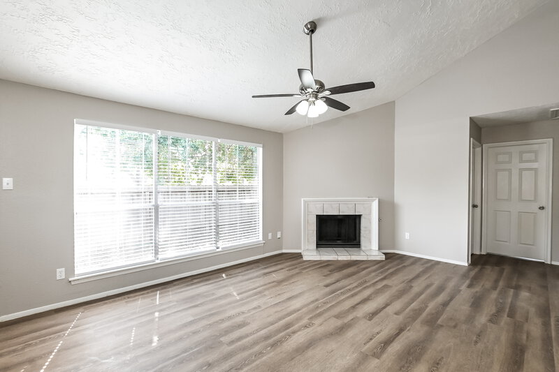 1,735/Mo, 17603 Northfalk Dr Houston, TX 77084 Living Room View 2