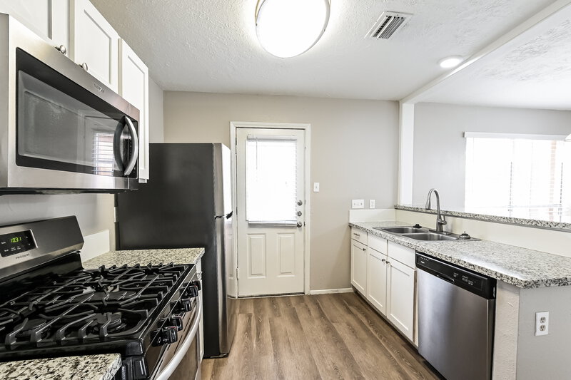1,735/Mo, 17603 Northfalk Dr Houston, TX 77084 Kitchen View 2