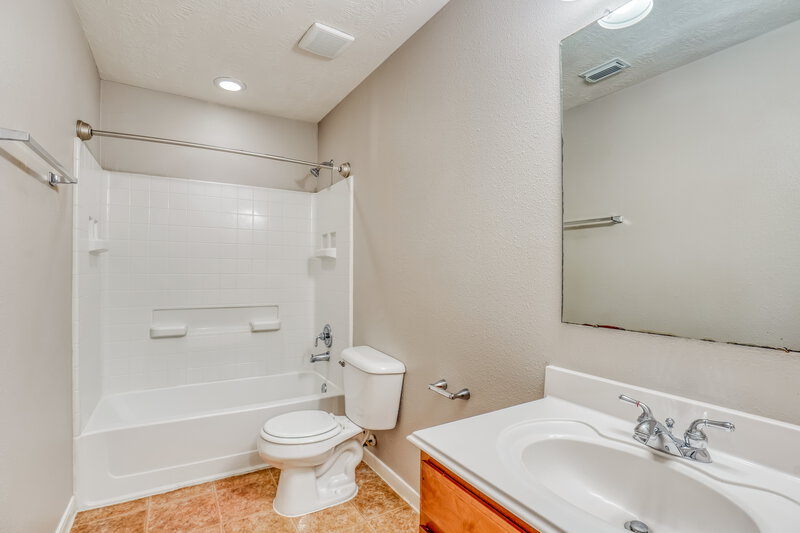 2,400/Mo, 419 Sunwood Glenn Ln Katy, TX 77494 Bathroom View