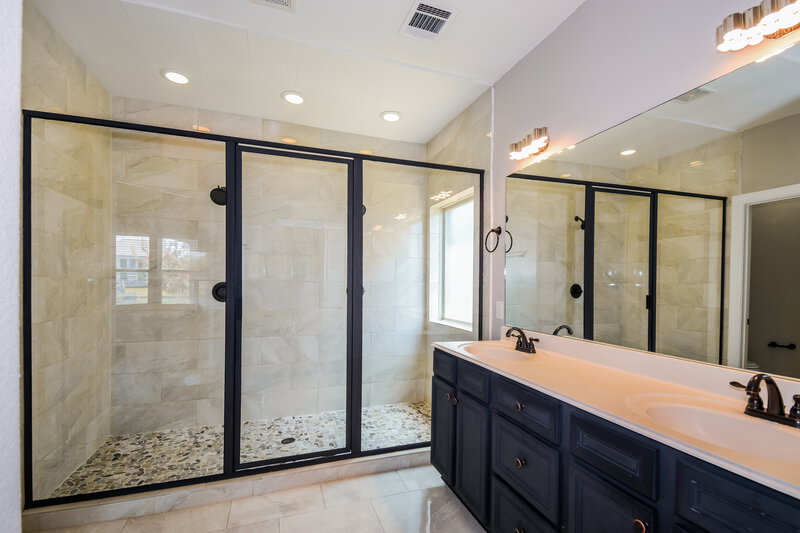 3,040/Mo, 3942 Catania Bay Ct Missouri City, TX 77459 Main Bathroom View