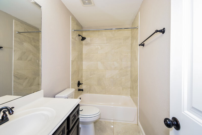 3,040/Mo, 3942 Catania Bay Ct Missouri City, TX 77459 Bathroom View