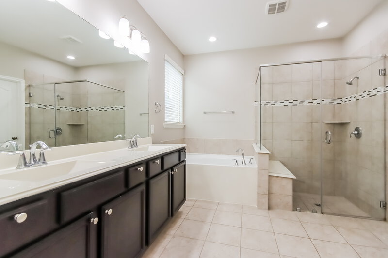 3,145/Mo, 25334 Terrain Park Dr Spring, TX 77373 Main Bathroom View
