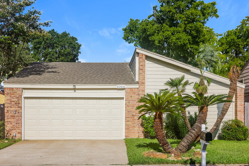 2,135/Mo, 4366 Wildacres Dr Houston, TX 77072 External View