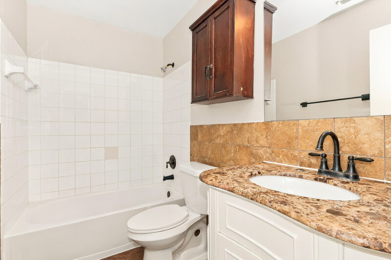 1,910/Mo, 21610 Gannet Peak Way Katy, TX 77449 Bathroom View