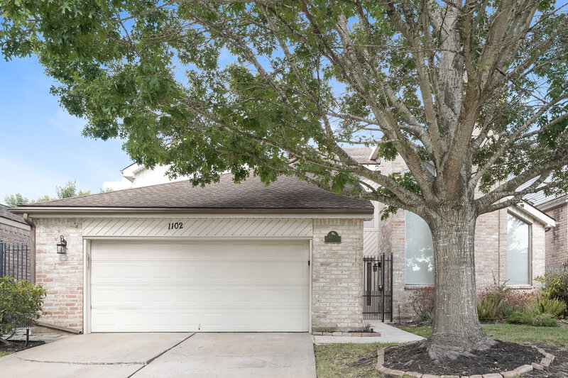 2,425/Mo, 1102 Forest Home Dr Houston, TX 77077 External View