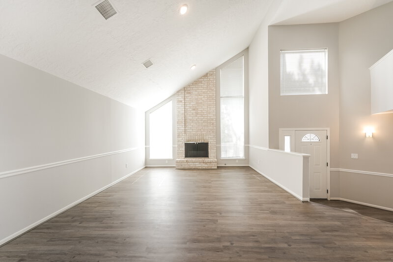 2,425/Mo, 1102 Forest Home Dr Houston, TX 77077 Living Room View