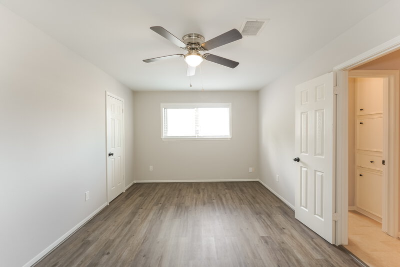 2,425/Mo, 1102 Forest Home Dr Houston, TX 77077 Main Bedroom View