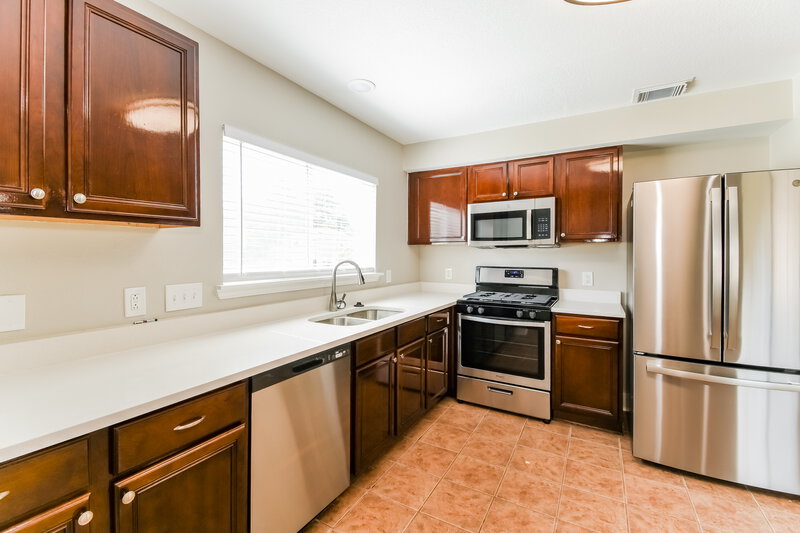 2,440/Mo, 439 Laurel Sage Dr Kingwood, TX 77339 Kitchen View 2