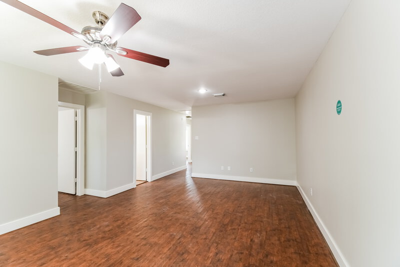 2,440/Mo, 439 Laurel Sage Dr Kingwood, TX 77339 Family Room View