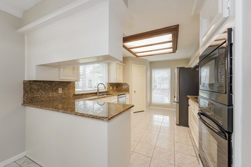 3,225/Mo, 15806 Knoll Lake Dr Houston, TX 77095 Kitchen View