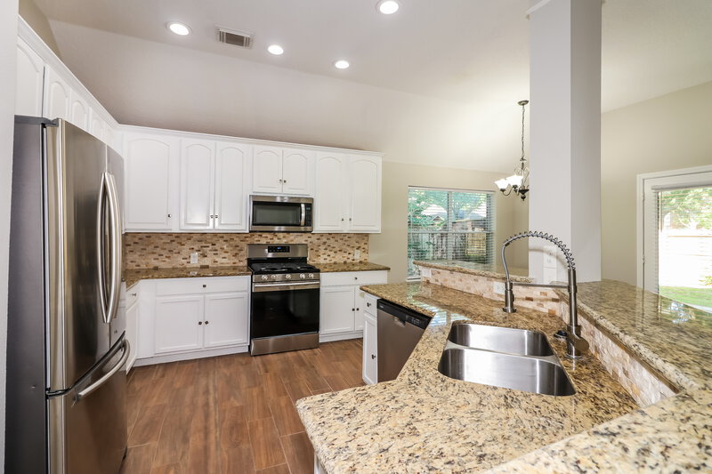 2,465/Mo, 3103 Bronco Bluff Ct Katy, TX 77450 Kitchen View 2