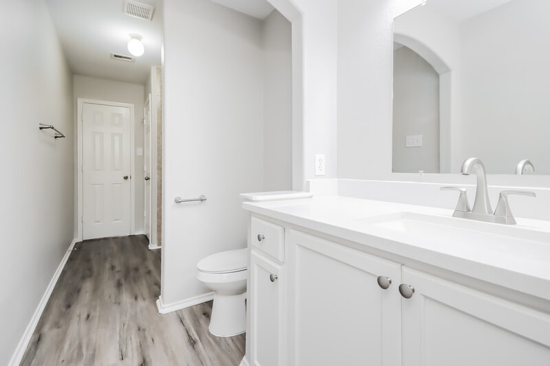 2,200/Mo, 1919 Treasure Mountain Dr Spring, TX 77388 Bathroom View