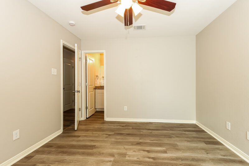 1,470/Mo, 15653 Del Norte Dr Conroe, TX 77306 Main Bedroom View
