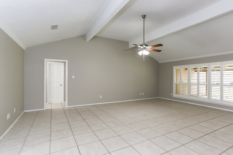 2,615/Mo, 7419 Misty Morning Dr Humble, TX 77346 Living Room View