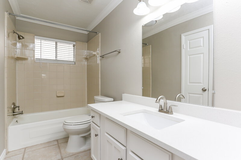 2,615/Mo, 7419 Misty Morning Dr Humble, TX 77346 Bathroom View