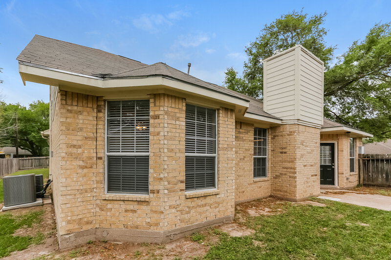 3,460/Mo, 214 Briarwood Ct League City, TX 77573 Rear View