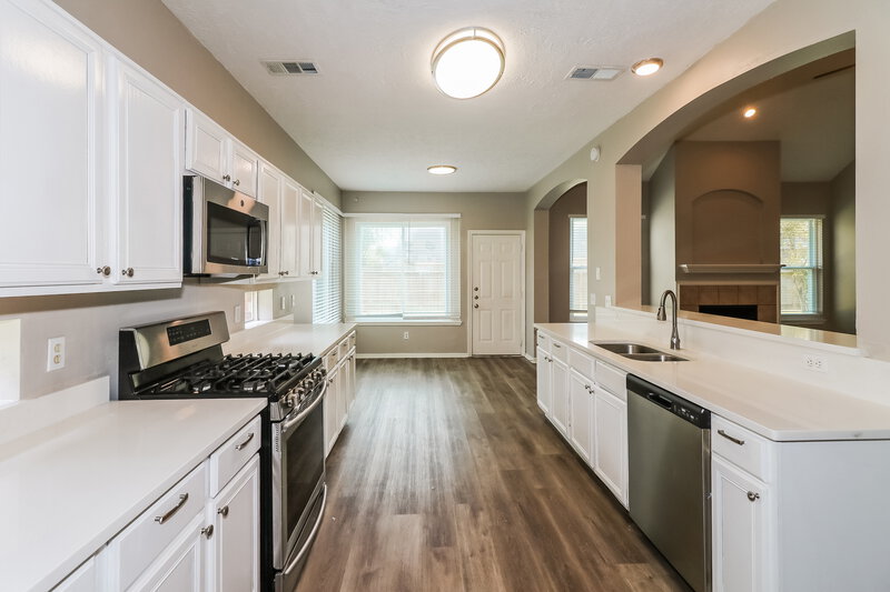 2,705/Mo, 1811 Haversham Ct Fresno, TX 77545 Kitchen View 2