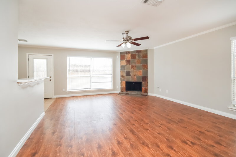 2,090/Mo, 3619 Windmill Village Dr Houston, TX 77082 Living Room View