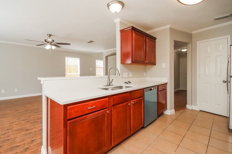 2,090/Mo, 3619 Windmill Village Dr Houston, TX 77082 Kitchen View