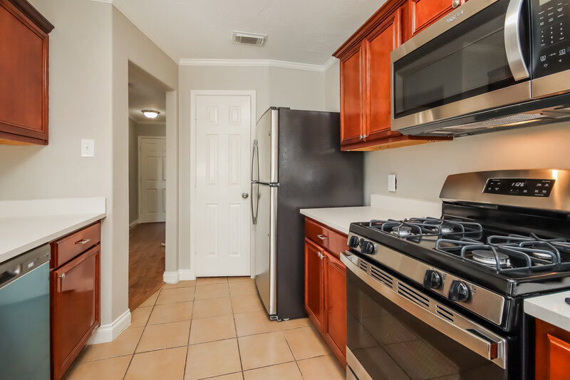 2,090/Mo, 3619 Windmill Village Dr Houston, TX 77082 Kitchen View 2